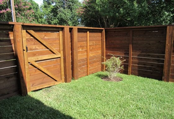 Wood Fence Gladiator / Wags